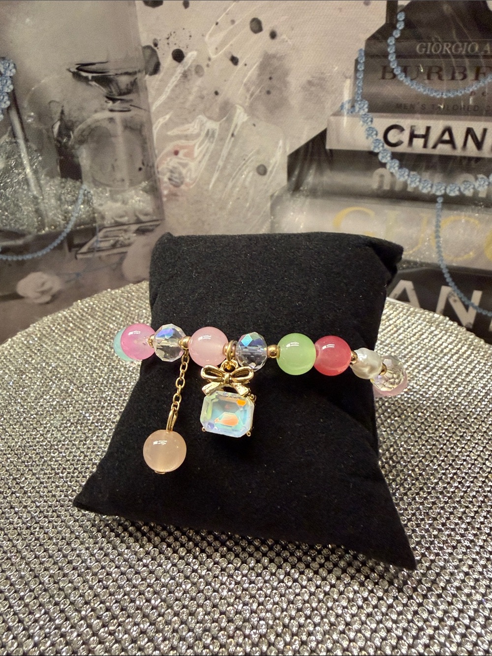 Multicolor Beaded glass Bracelet with Gold Bow Charm. 🆕